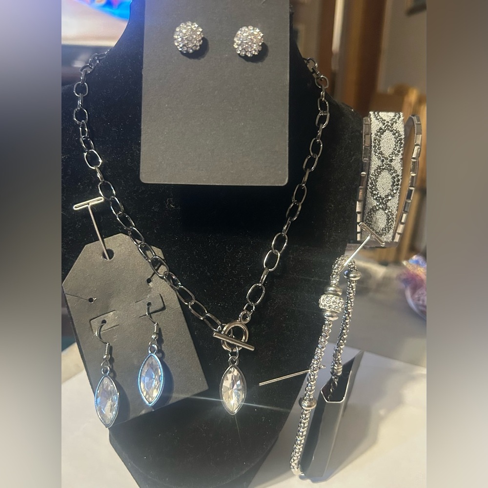 Paparazzi 4 pc Silver Bundle.